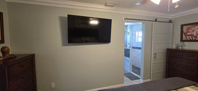 Building Photo - 1801 El Rio Dr