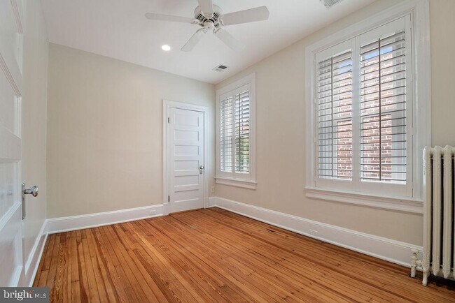 Building Photo - 1120 East Capitol St NE