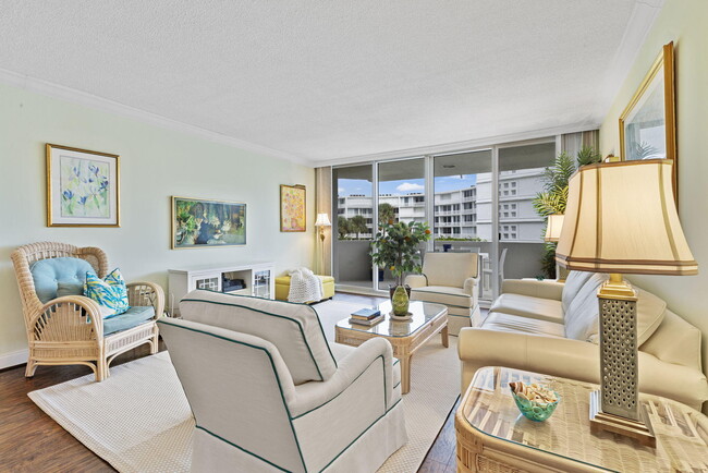 Building Photo - 2773 S Ocean Blvd