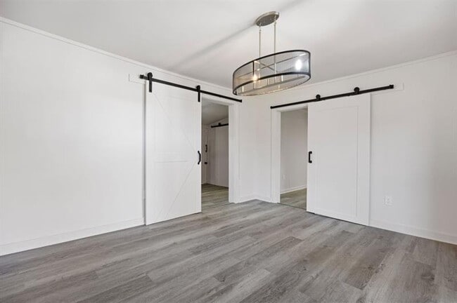 Building Photo - 24 E Iron Belt Rd SE