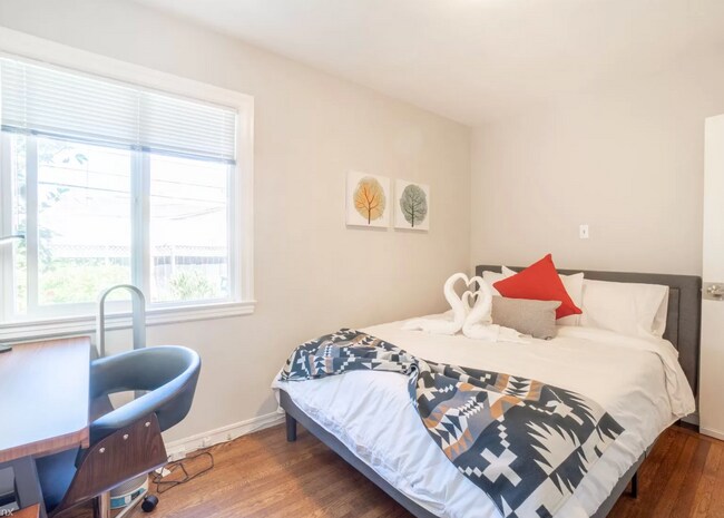 Bedroom - 1118 Chula Vista Ave