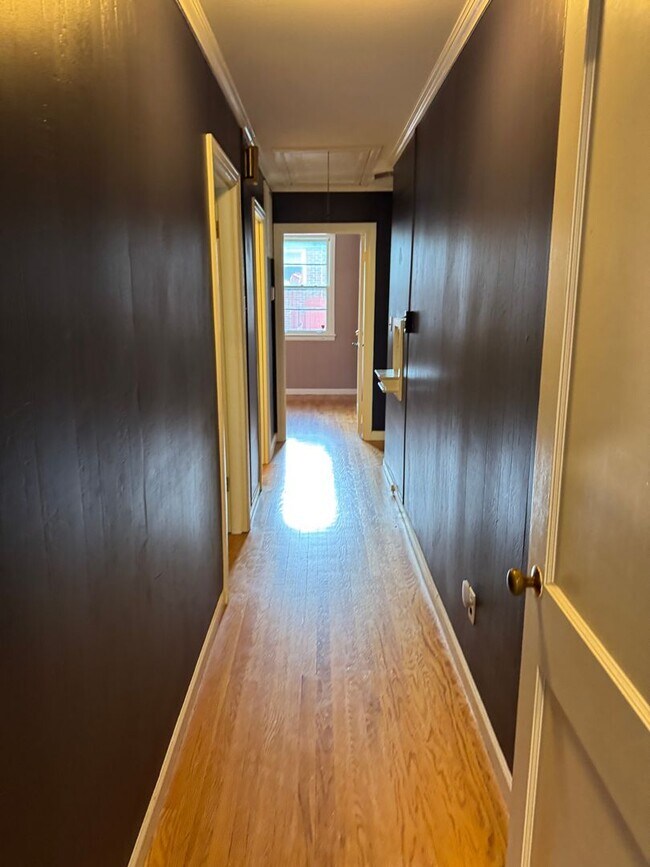 Building Photo - Updated 3BR/2BA home in South Nashville!