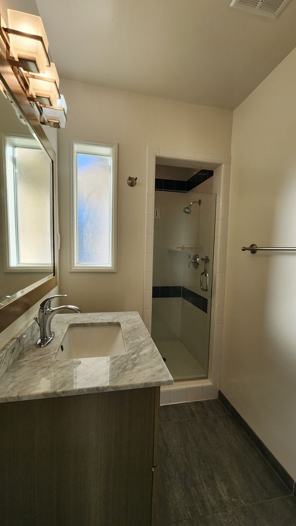 Building Photo - 1433 Selby Ave