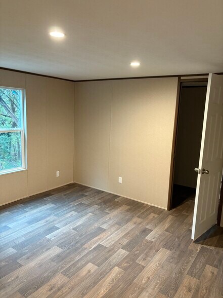 Building Photo - 7214 Comstock Cove