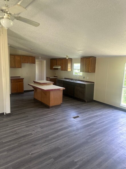Building Photo - 283 Crescent Creek Ln