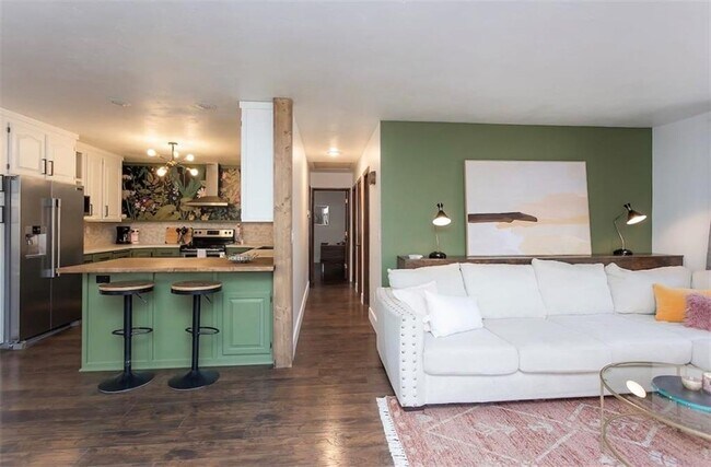 Building Photo - 6 Lambeth Cir