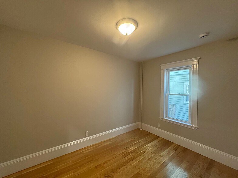 Building Photo - 15 Belmont Sq