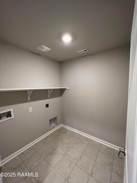 Building Photo - 209 Garden Oaks Ave