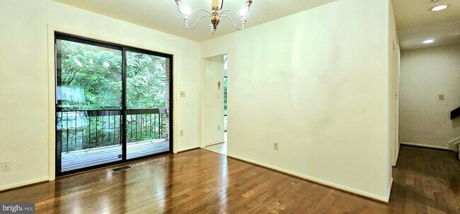 Building Photo - 8729 Sheridan Farms Ct