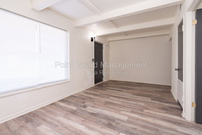 Building Photo - 1341 W Dora St