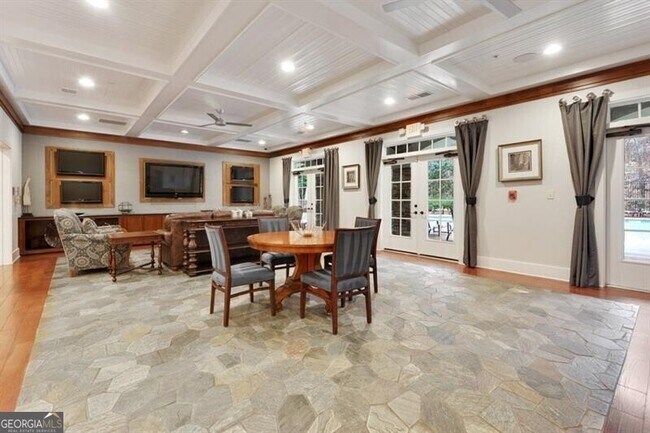 Building Photo - 807 Creekgarden Court