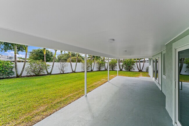 Building Photo - 130 Gulfstream Rd
