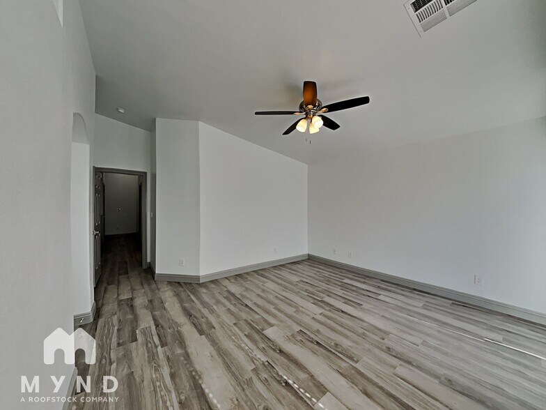 Building Photo - 8675 Traveling Breeze Ave