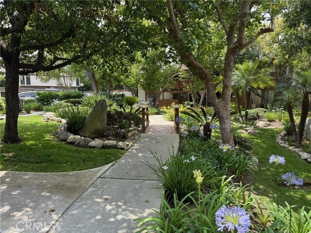 Building Photo - 3701 Country Club Dr