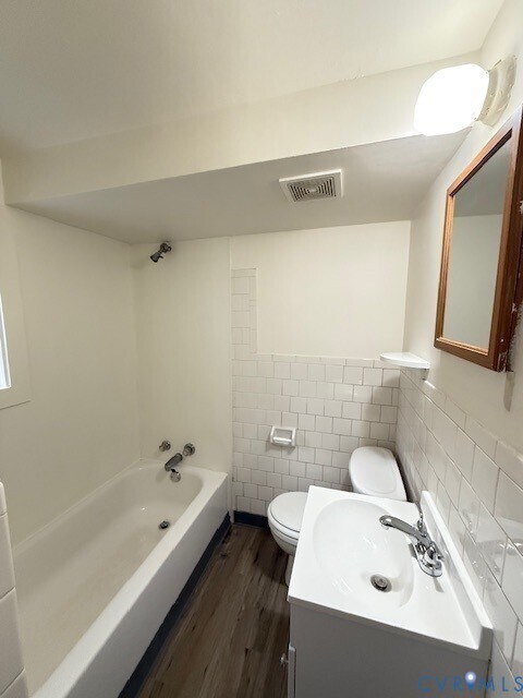 Building Photo - 7279 Edgeworth Rd