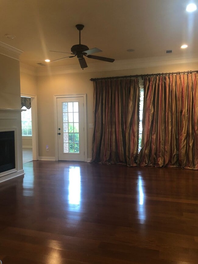 Building Photo - Mill Creek Subdivision