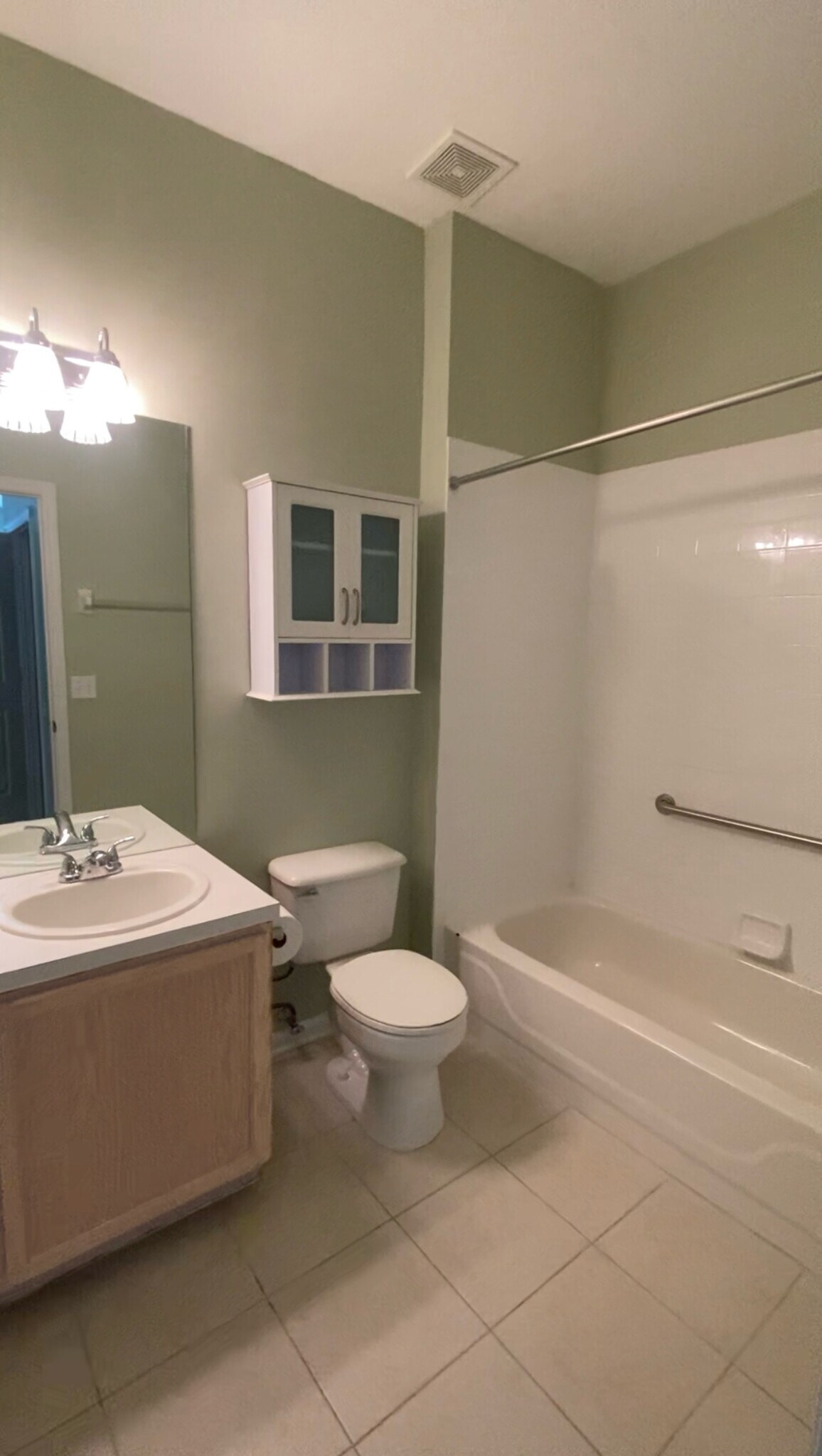 Master bathroom - 7123 Yacht Basin Ave