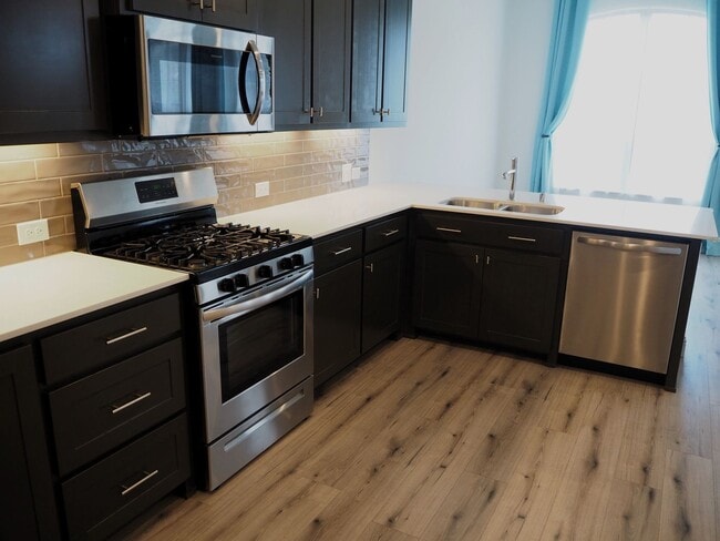 Building Photo - 7036 Cedar Crk Dr