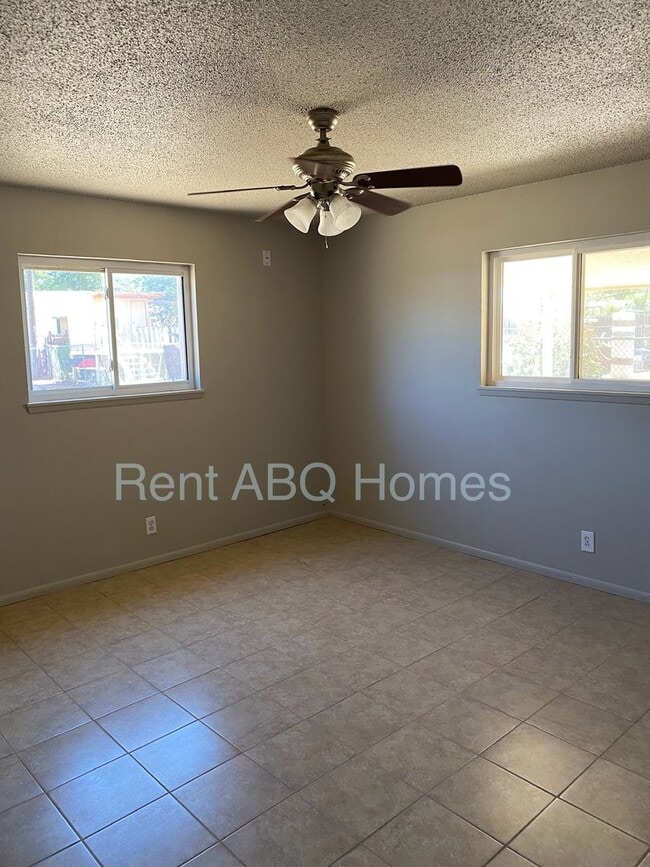 Building Photo - 3 Bed, 2 Bath Family Home in Highland School District