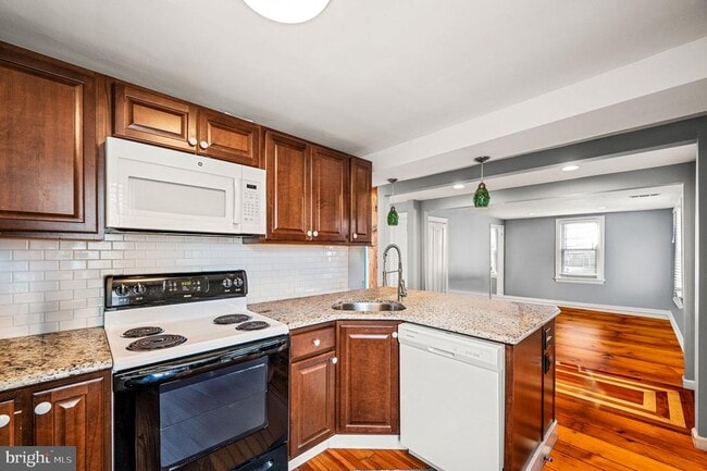 Building Photo - 368 W Ridge Pike