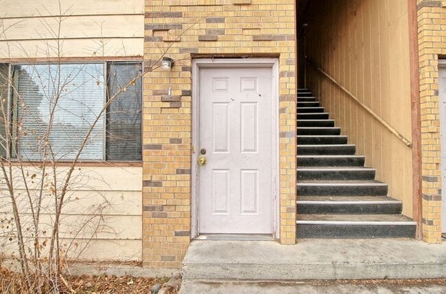Building Photo - 2 Bedroom Apartment in Clifton - $1150