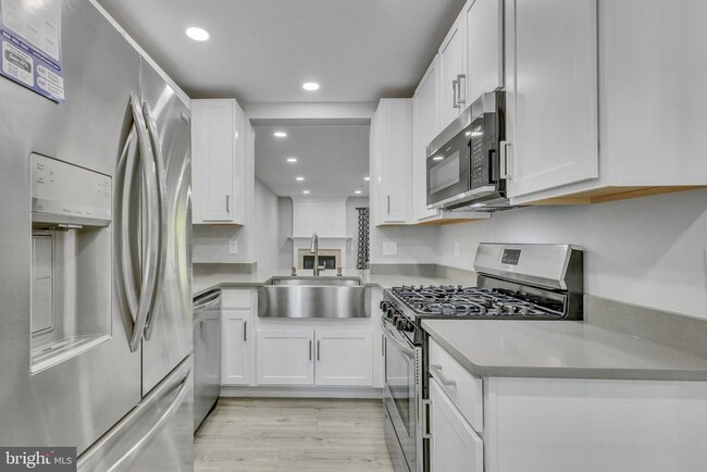 Building Photo - 5980 Kimberly Anne Way