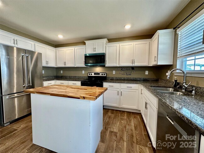 Building Photo - 1210 Leno Ln