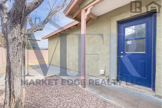 Building Photo - 4Bed/2Bath House at Alma School Rd/Ray Rd! Ready for Immediate Move-In! -- FENCED-IN YARD! NO HOA!