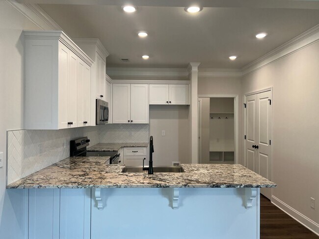 Building Photo - *** COMING SOON! *** Exquisite Rental Home Features 4 Beds, 2.5 Baths in John's Landing!