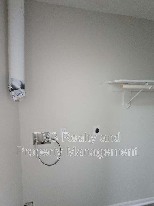 Building Photo - 1602 E Kansas City Rd