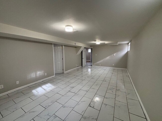 Building Photo - 4 Bedroom 2 Bath House by Frontier Park