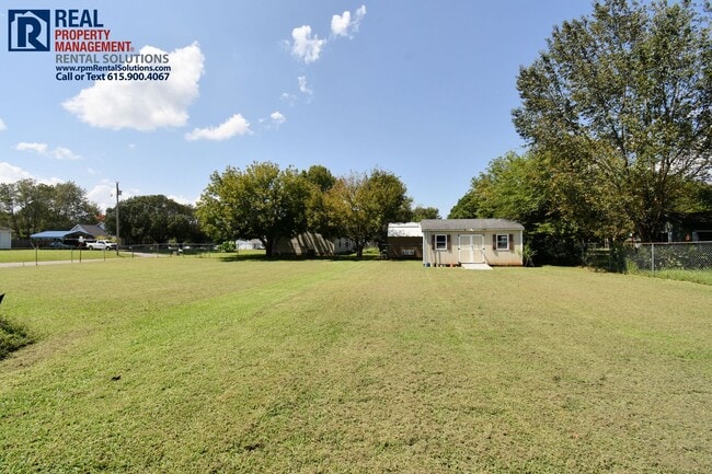 Building Photo - 7403 Greenway Dr