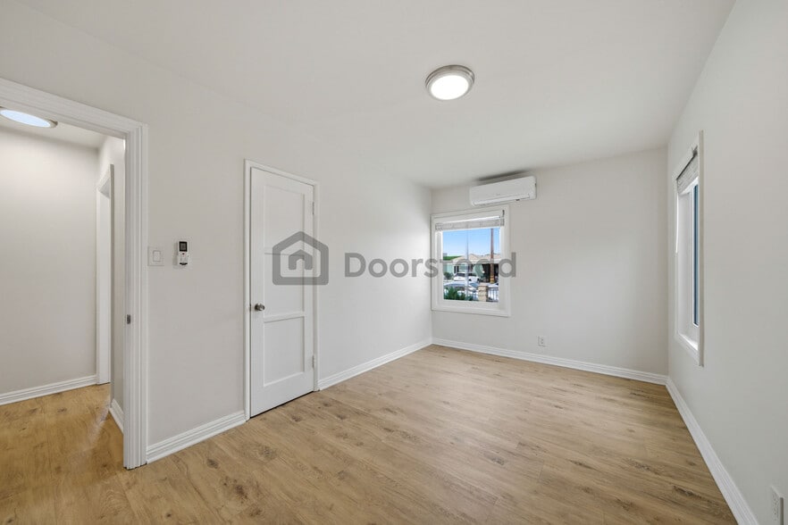 Building Photo - 16306 S Denver Ave