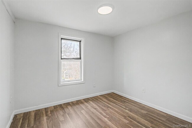 Building Photo - 241 N Main St