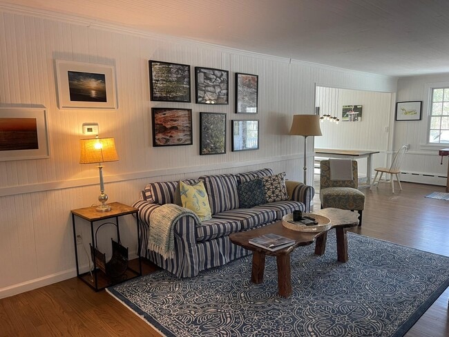 Building Photo - 5650 N Bayview Rd