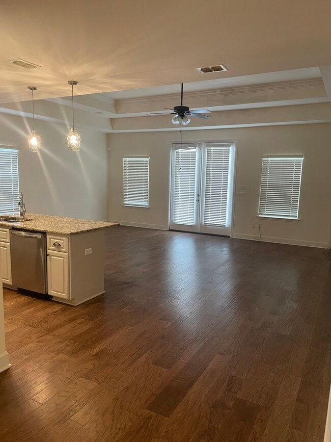 Building Photo - Beautiful 3/2 home for rent