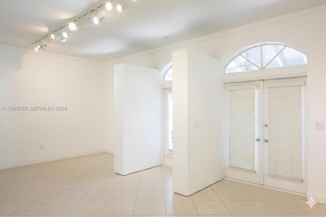 Building Photo - 5253 NW 94th Doral Pl