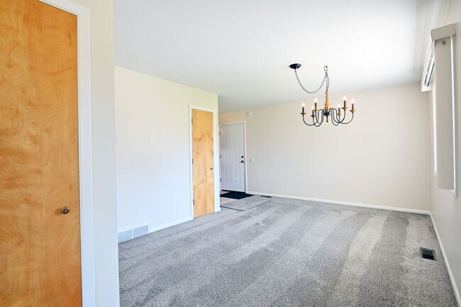 Building Photo - 272 WY-335