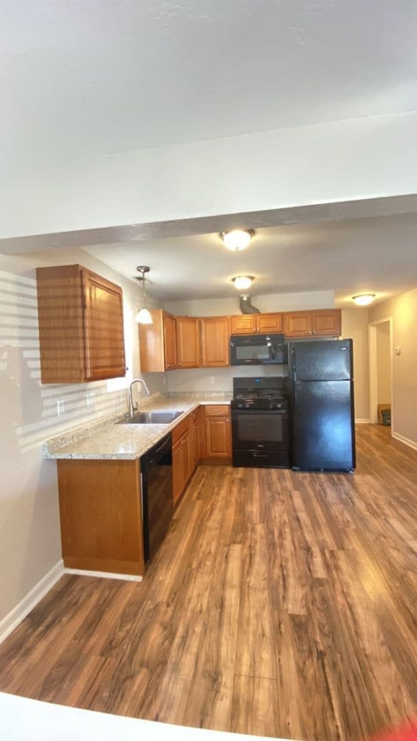 Building Photo - Adorable one bedroom one bathroom home!
