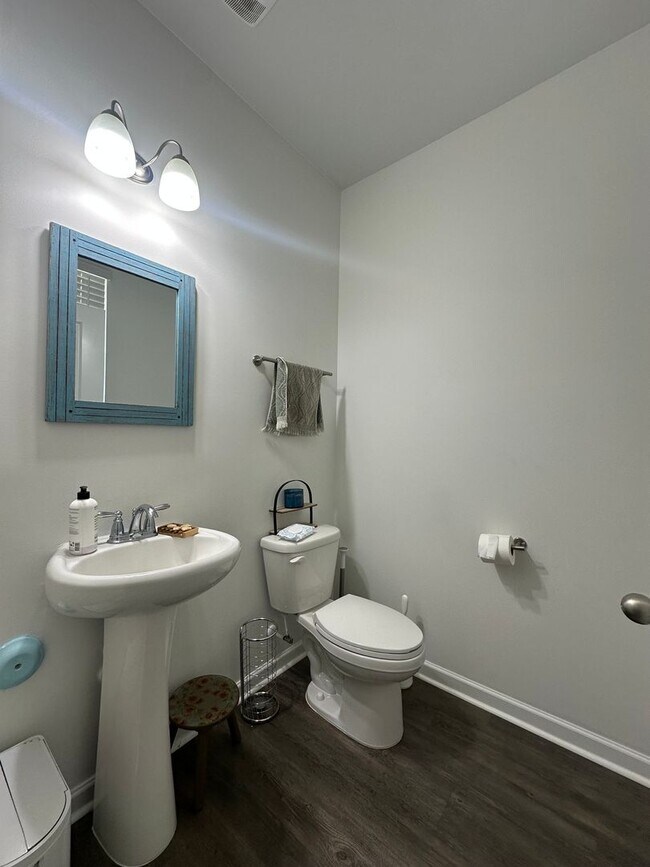 Building Photo - 307 Crayfish Ct