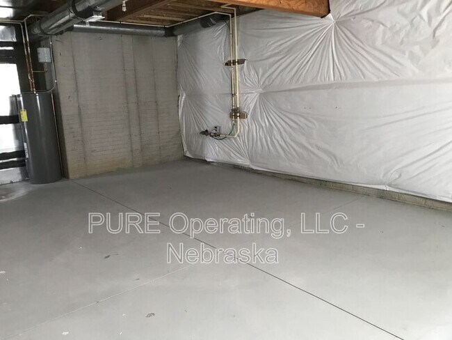 Building Photo - 16509 Heather St