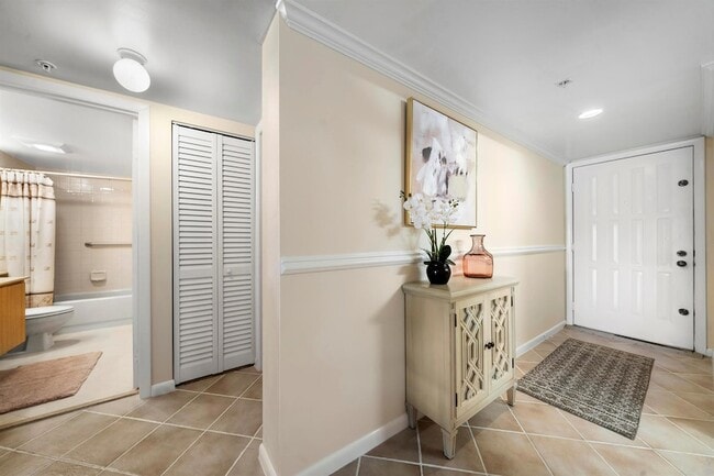 Building Photo - 601 Seafarer Cir