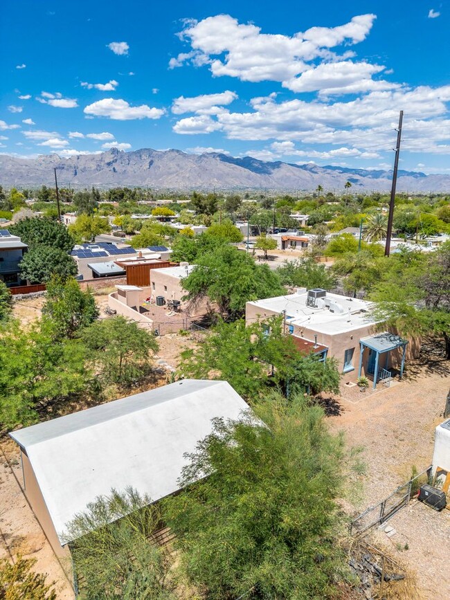 Building Photo - Charming historic home in central Tucson