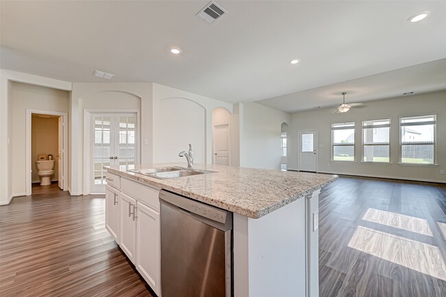 Building Photo - 30822 Lake Spur Mnr