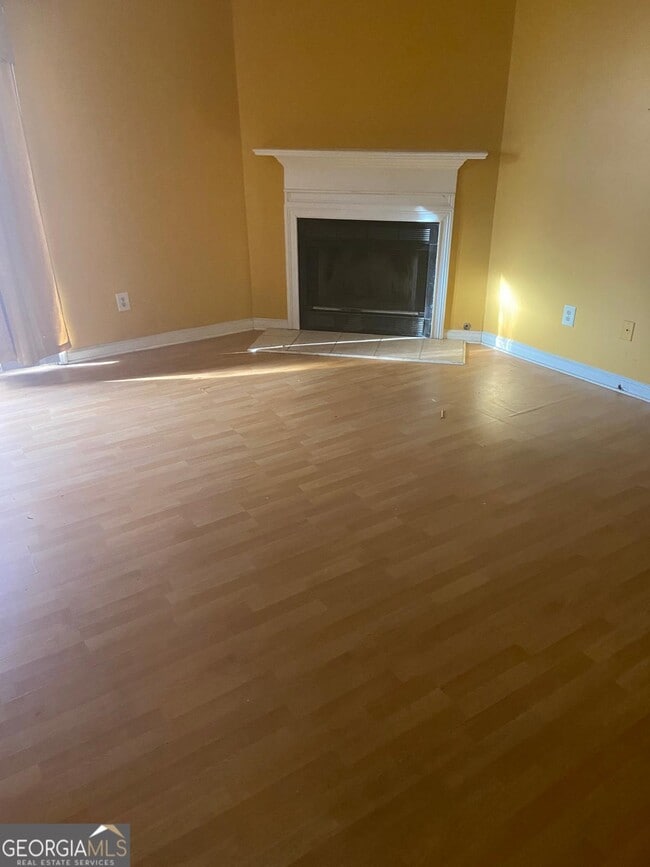 Building Photo - 2059 Charter Ln