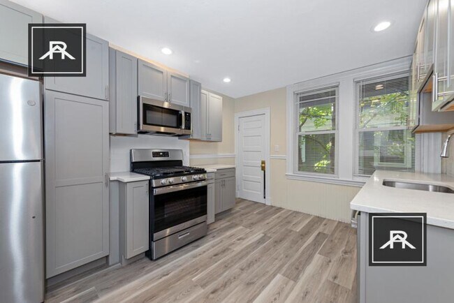 Building Photo - 3 bedroom in Brighton MA 02135