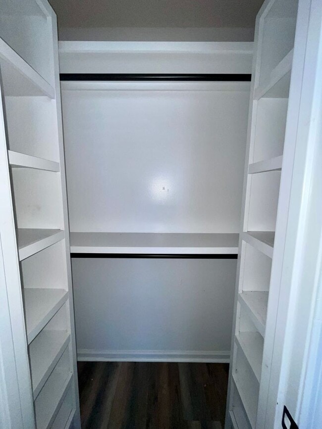 Building Photo - 4133 Hamilton Cir