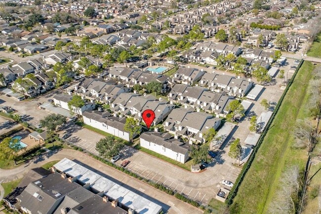 Building Photo - 6239 Ludington Dr