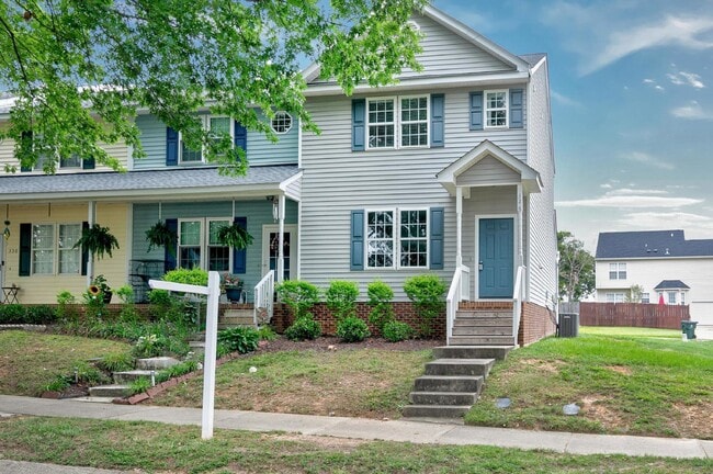 Building Photo - 326 Commons Dr