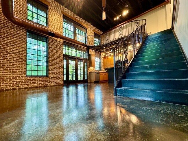 Building Photo - 5434 Peachtree Rd